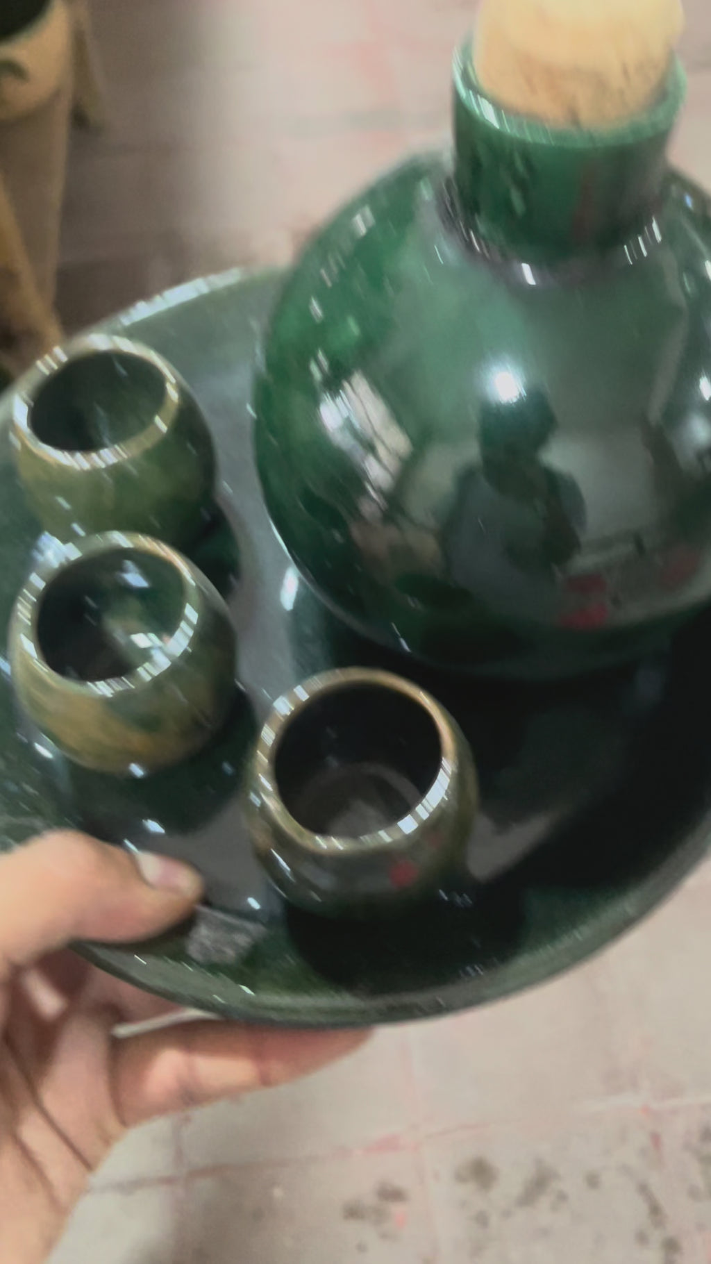Set Mezcalero de Barro Verde Atzompa | Licorera Artesanal con 3 Vasitos y Plato